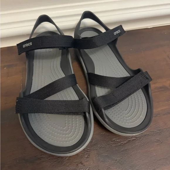 Crocs Black Swiftwater Webbing Sandals Women's size 6 - Picture 2 of 9